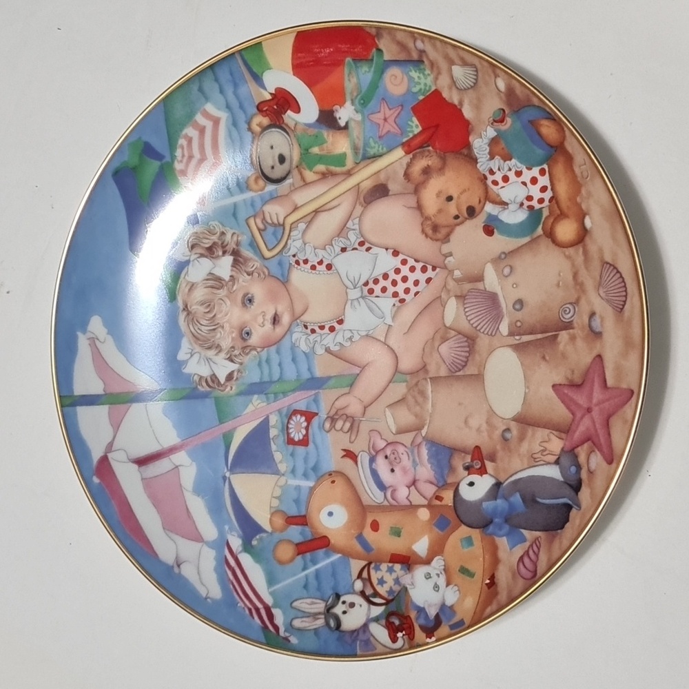 1990 Vintage Limited Edition Carol Lawson Collector Plate Sand Castles